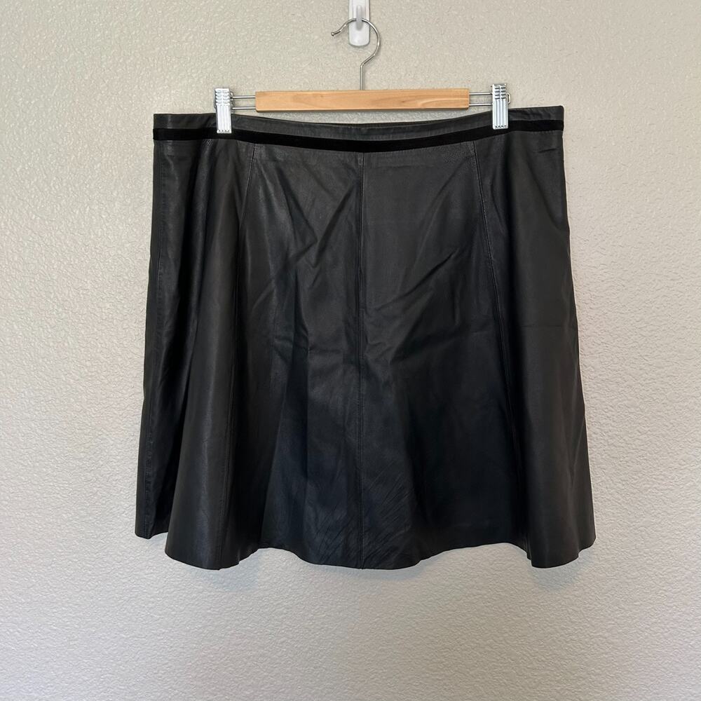 Womens's Neiman Marcus Exclusive Black Leather Skirt Size XL